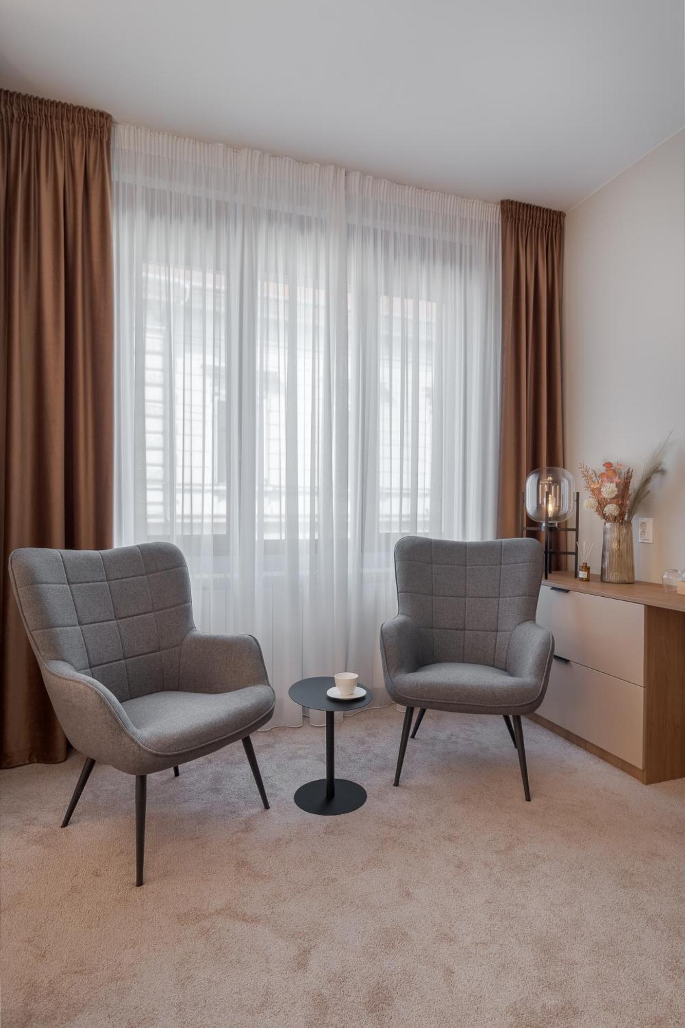 Oasis Rooms Oradea Eksteriør bilde