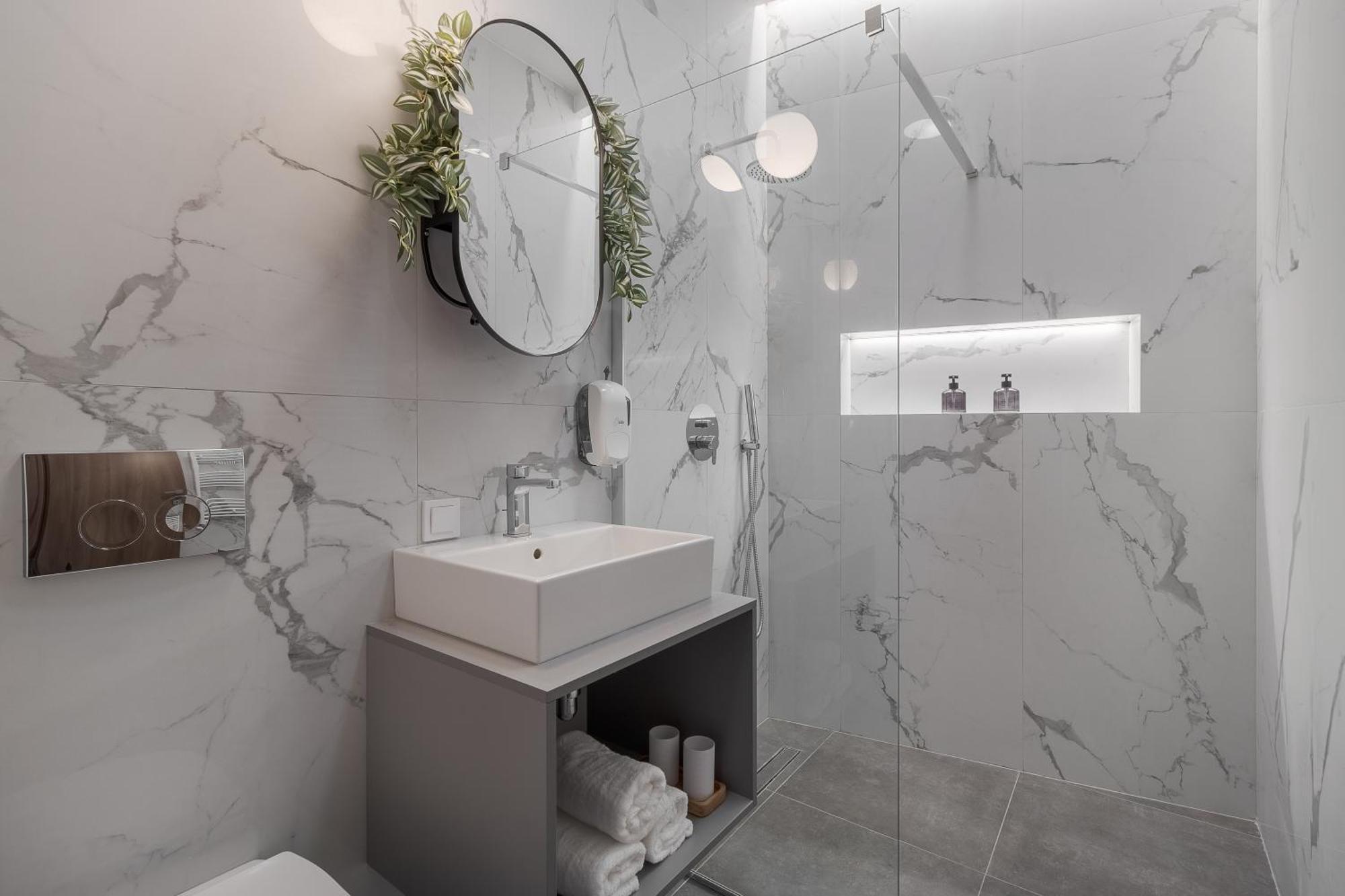 Oasis Rooms Oradea Eksteriør bilde