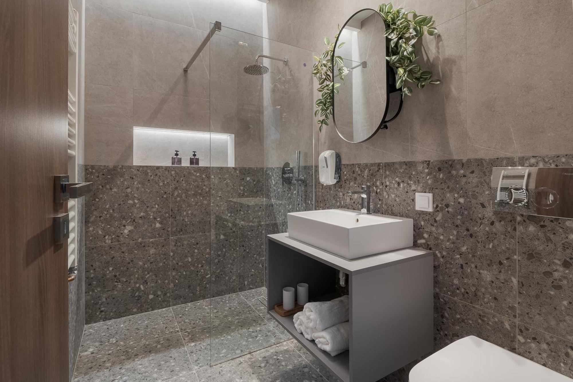 Oasis Rooms Oradea Eksteriør bilde