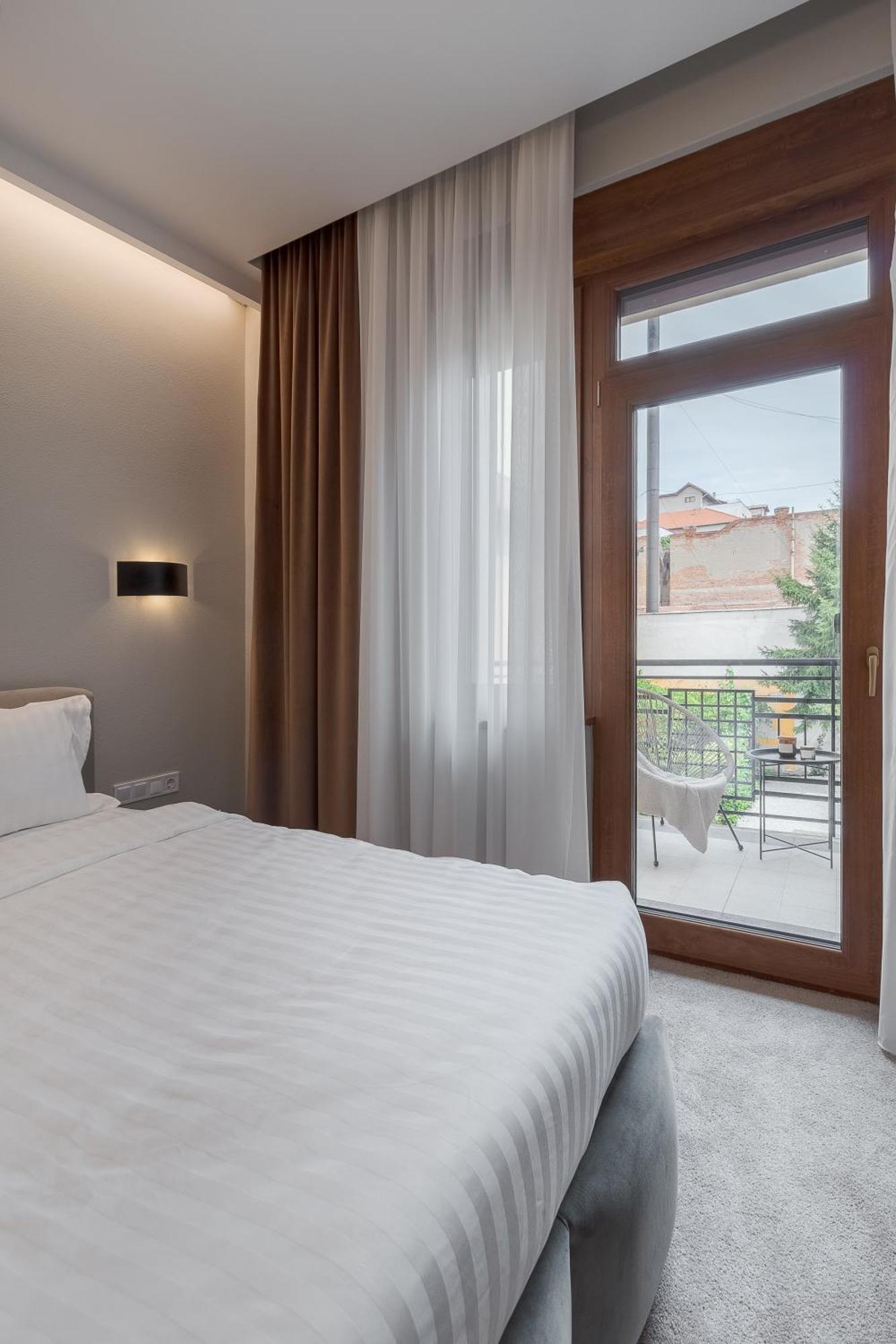 Oasis Rooms Oradea Eksteriør bilde